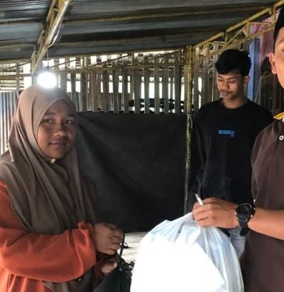 Reje Ramung Ara Salurkan Logistik Untuk Korban Bencana
